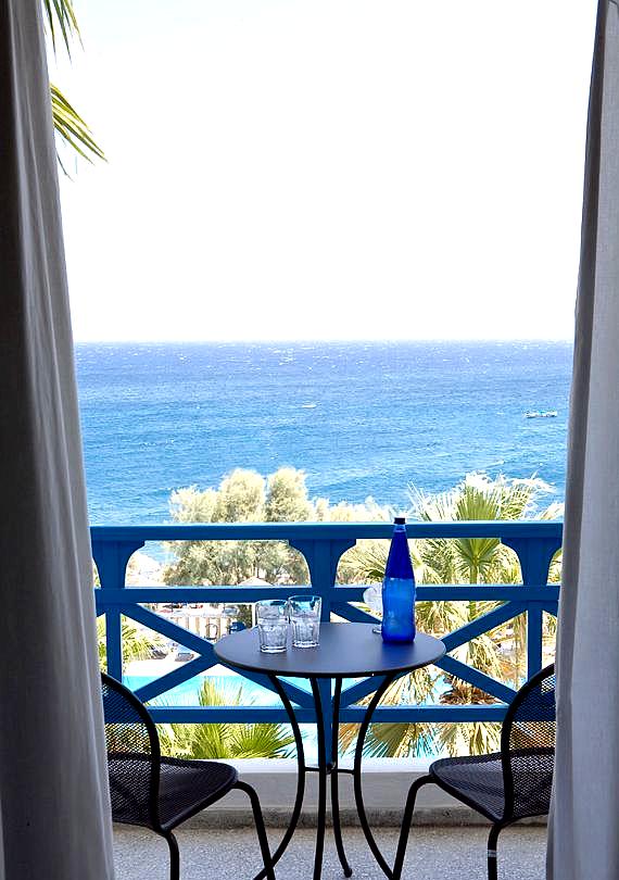 Kamari Beach Hotel
